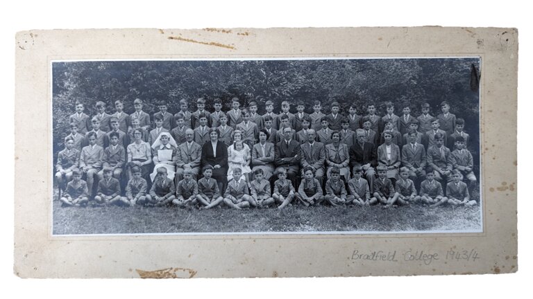 school group photo in black and white