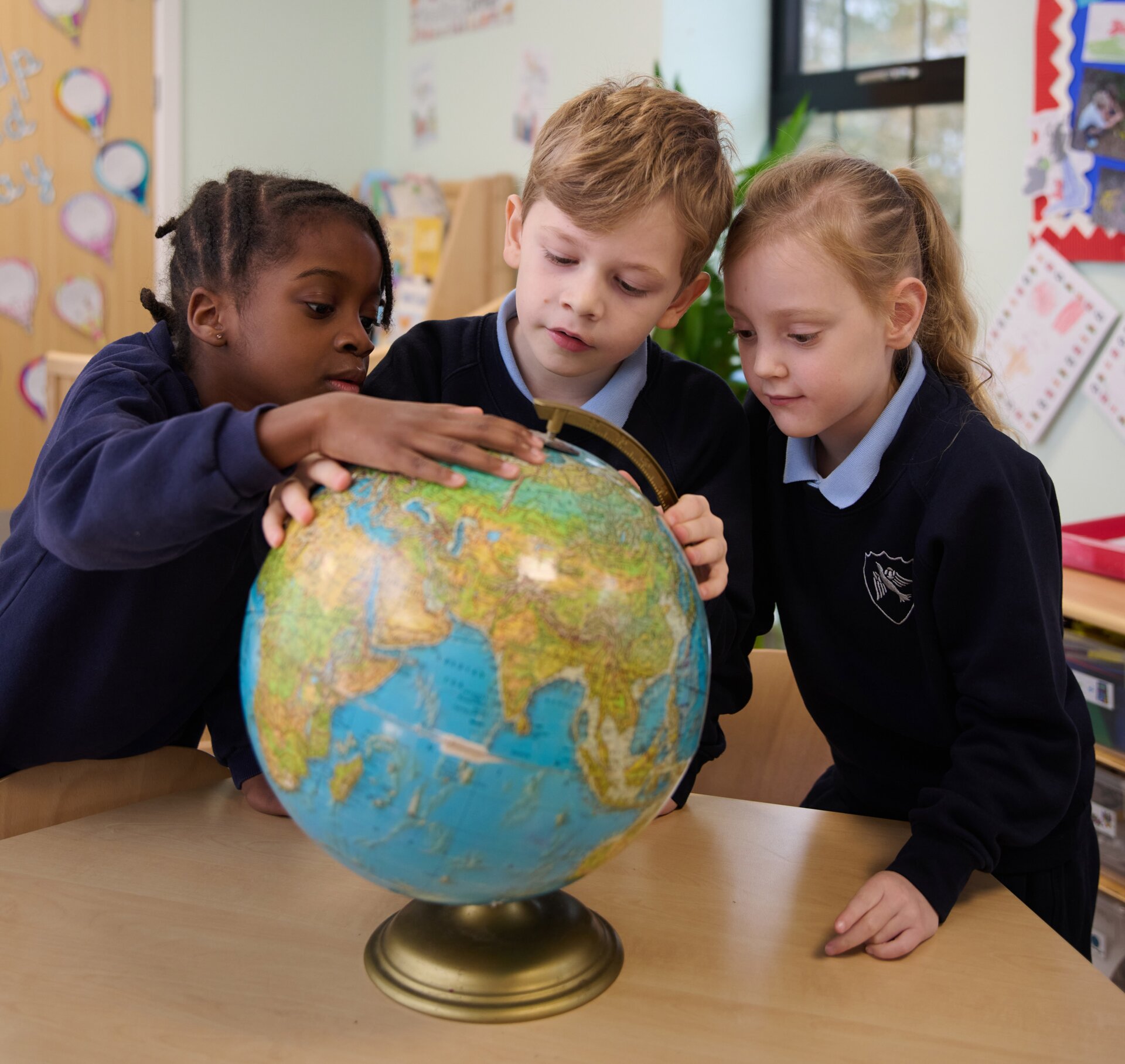 students with the globe