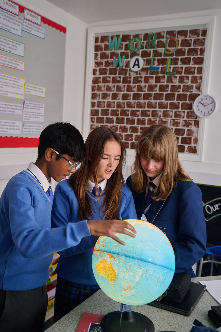 students with the globe